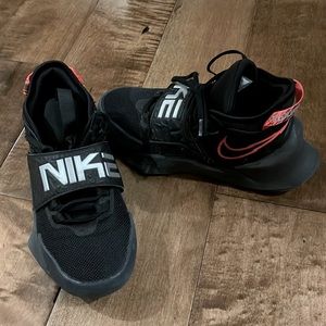 Nike Future Court 3 little kids/big kids basketball shoes